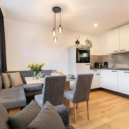 Steiner Apartment *